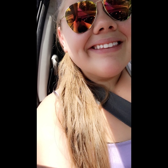 Profile Picture of Heather Unger (@heatherunger77) on Poshmark