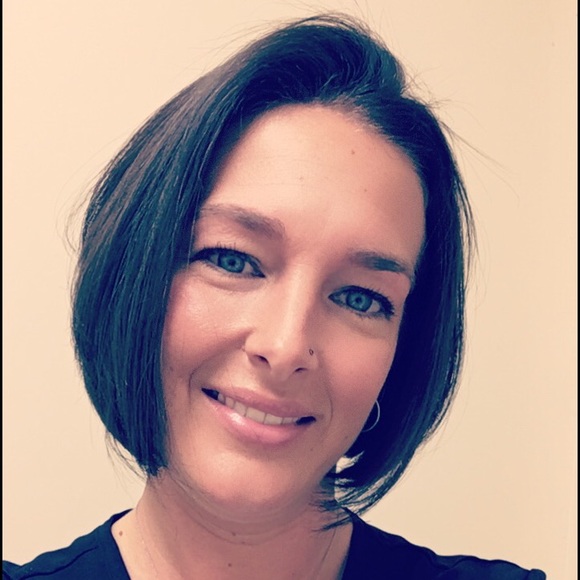 Profile Picture of April Krepps (@april758) on Poshmark