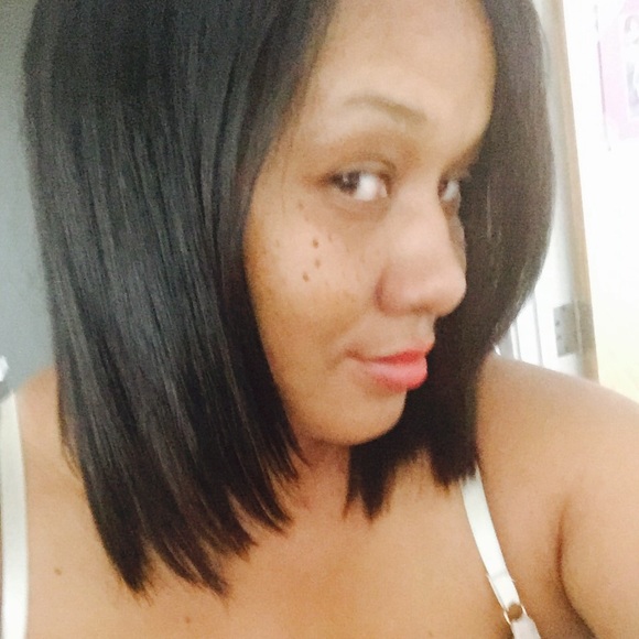 Chrissy Ward - Poshmark Profile Picture of Chrissy Ward (@x_c) on Poshmark