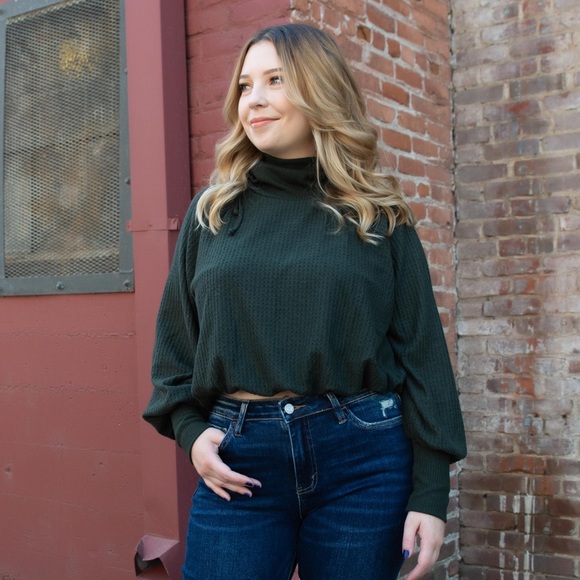 Profile Picture of Haley Stokes (@hayyjoyy) on Poshmark