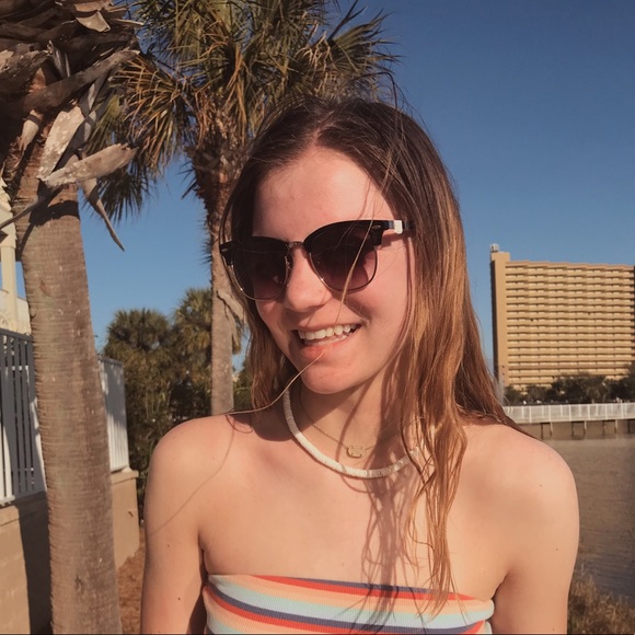 Profile Picture of Emily Hanke (@emilyyy_1) on Poshmark