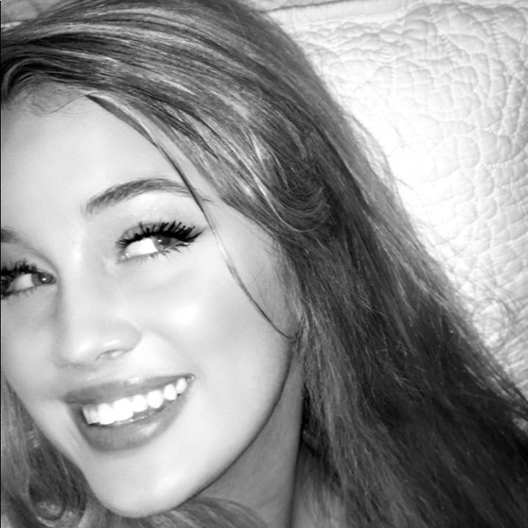 Profile Picture of Mekelee Lafoy (@breanna18597) on Poshmark