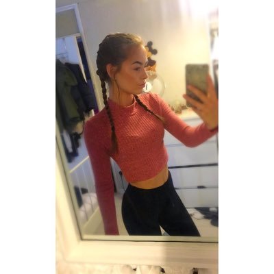 Profile Picture of Alix James (@alixjames_x) on Twitter