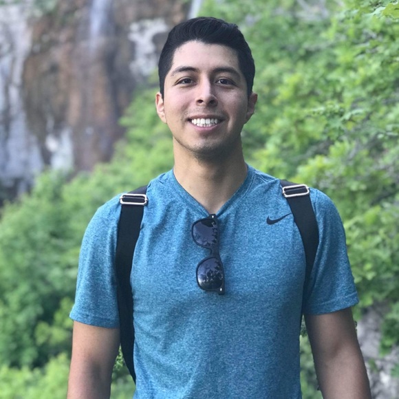 Profile Picture of Chris Gutierrez (@cguti95) on Poshmark