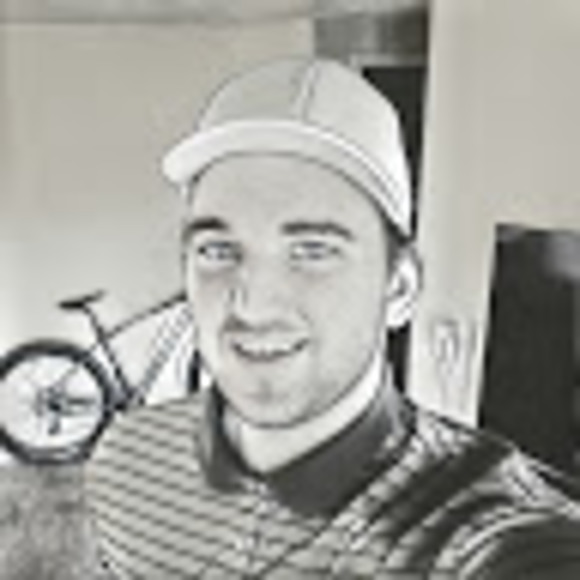 Profile Picture of Cameron Groves (@daun2shay) on Poshmark