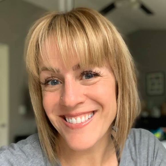 Profile Picture of Kim Tuttle (@kimmarie72) on Poshmark