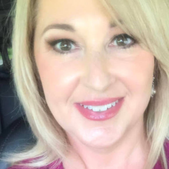 Profile Picture of Kimberly Mcgarvey (@kimberlymcgarve) on Poshmark