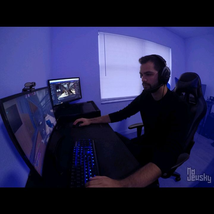 Profile Picture of alexmajewsky (@alexmajewsky) on Tiktok