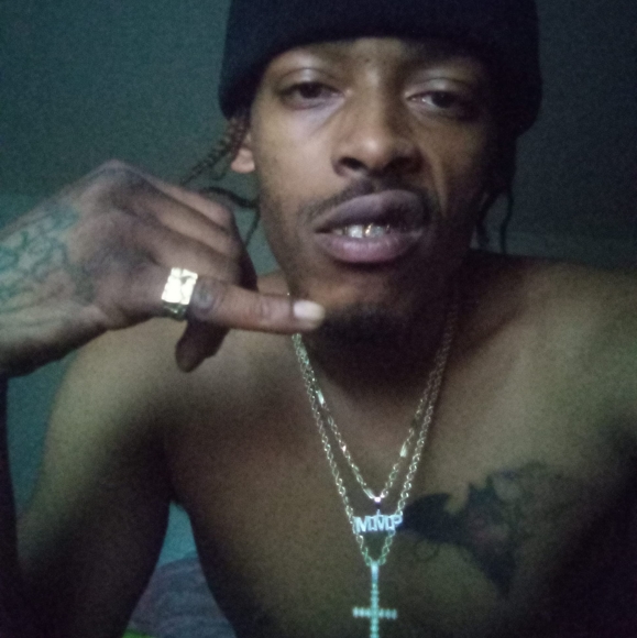 Profile Picture of Epill Mainey (@epillmainey) on Poshmark