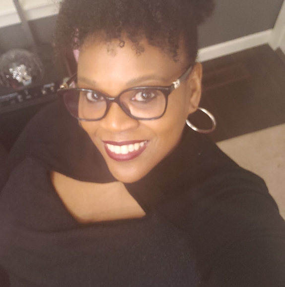 Profile Picture of Michelle Hewitt williams (@michellehewill) on Poshmark