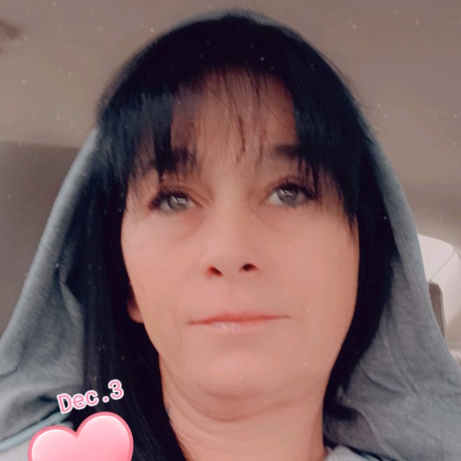 Profile Picture of April Clayburn (@sexyqueen6261) on Tiktok