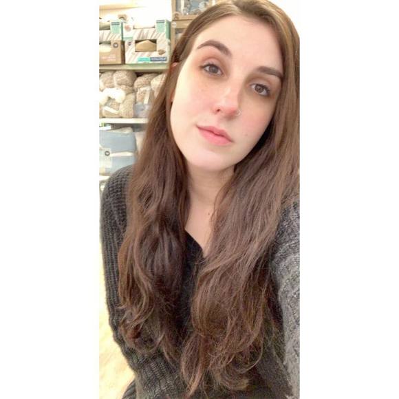 Profile Picture of Alyssa Giacopelli (@ennylassyla) on Poshmark