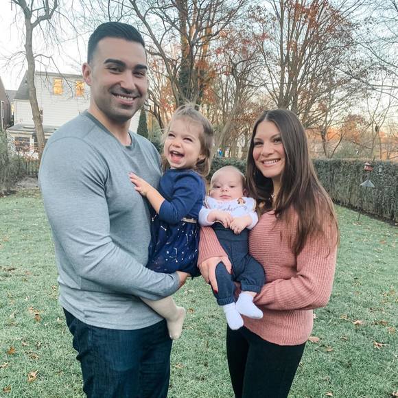 Michelle Ramacca - Poshmark Profile Picture of Michelle Ramacca (@meeshxo) on Poshmark