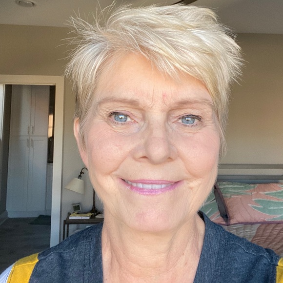 Profile Picture of Cheryl Ragon (@cherylragon) on Poshmark