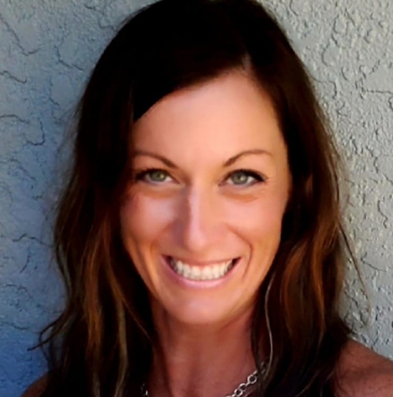 Profile Picture of Deirdre Suminski (@deevan2002) on Poshmark