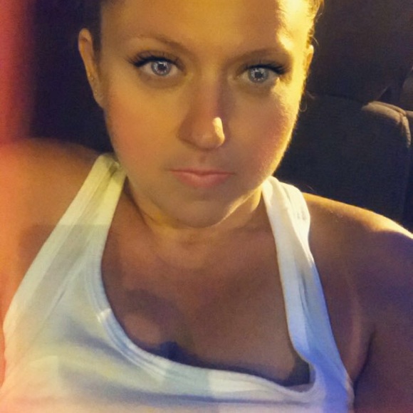 Profile Picture of Stephanie Lackovich (@snlackovich86) on Poshmark