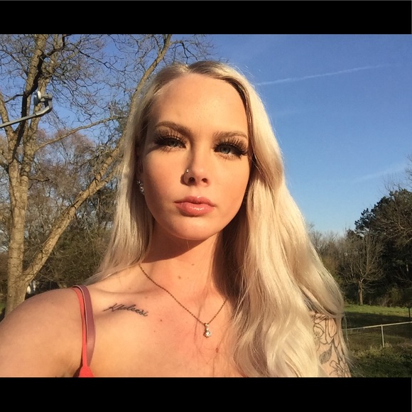 Profile Picture of Adalyn Tate (@tateadalyn) on Poshmark