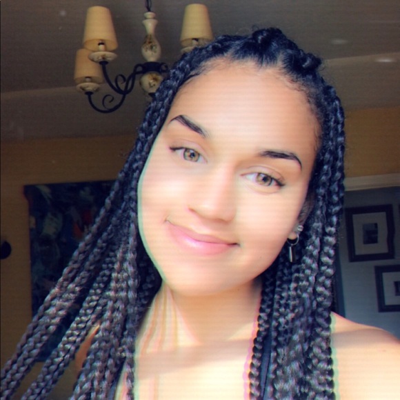 Profile Picture of Rowan Smith (@smith_row) on Poshmark