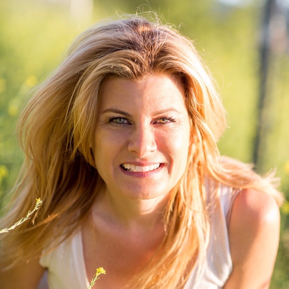 Profile Picture of Leah Barash (@lbarash) on Poshmark