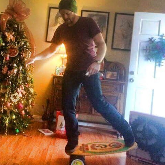 Profile Picture of Timothy Davidson (@vvaaves) on Poshmark