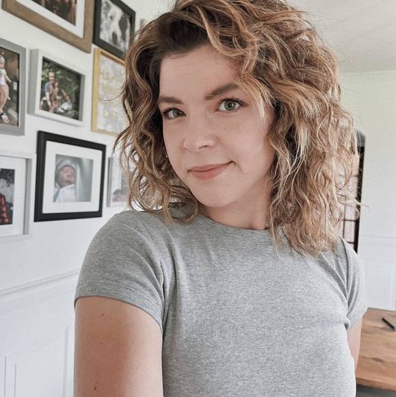 Profile Picture of Cassandra Grichen-forsythe (@sallyg123canada) on Poshmark