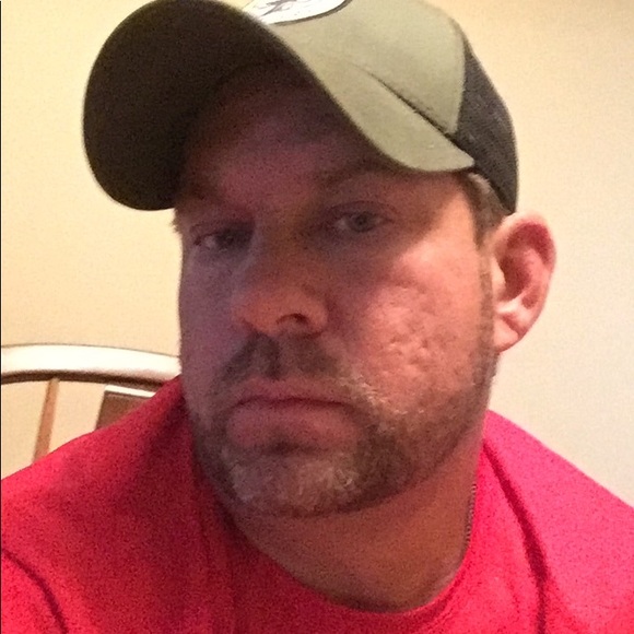Profile Picture of Chris Tew (@tew1977) on Poshmark