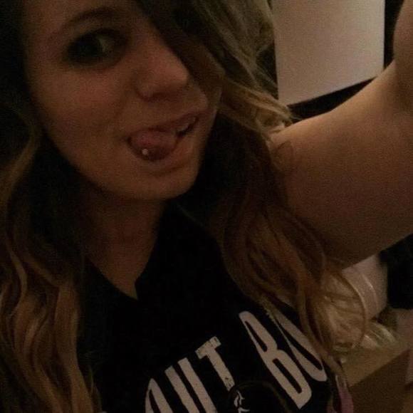Profile Picture of Kim Knapp (@kimmay69) on Poshmark