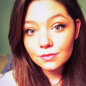 Profile Picture of Lily Gordon (@lavieenfleurs) on Pinterest