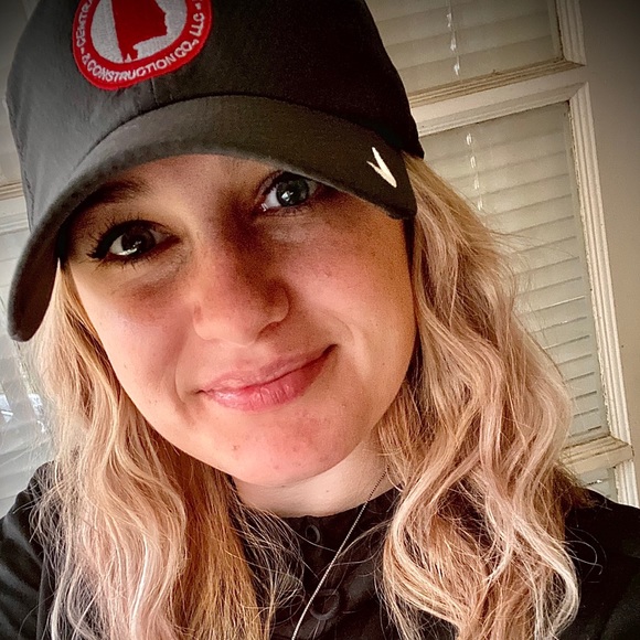 Profile Picture of Marisa Patterson (@marisapatter675) on Poshmark