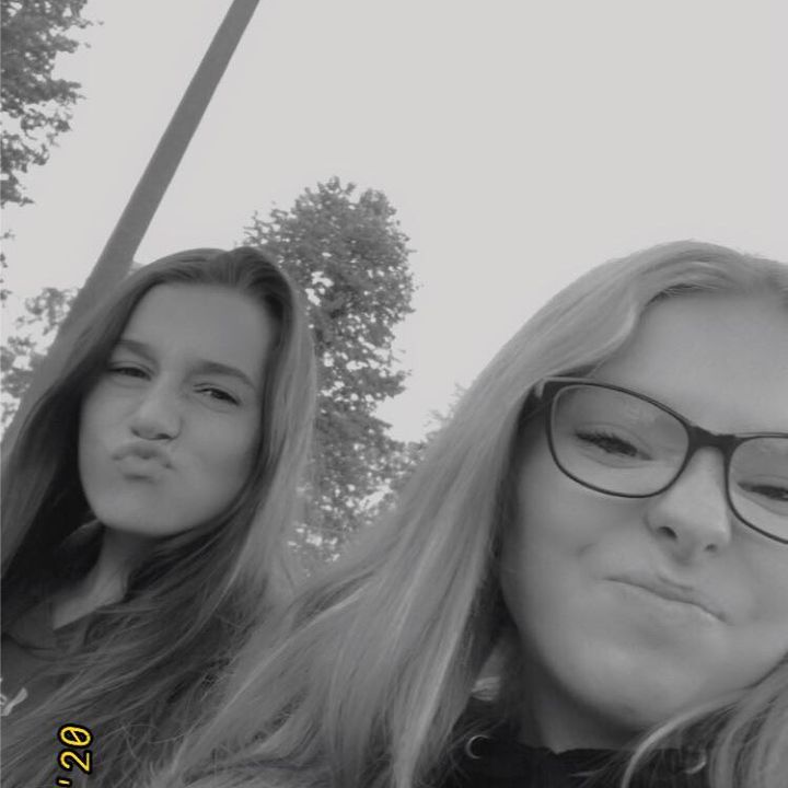 lorietrudel90 - Tiktok Profile Picture of lorietrudel90 (@noemie.love.lorie17) on Tiktok