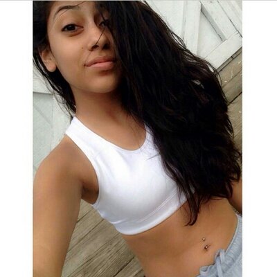 Profile Picture of Alina Roberts (@alina_robertss) on Twitter