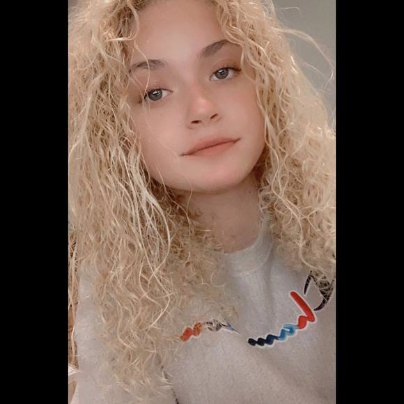 Profile Picture of Alexandria Garrett-vaughn (@alexandriaga892) on Poshmark