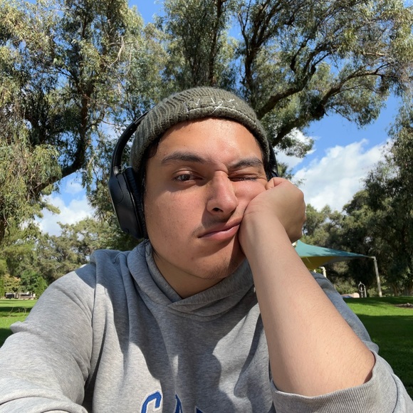 Profile Picture of Justin Enriquez (@juicetinz19) on Poshmark