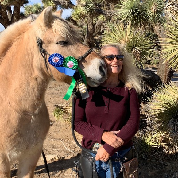 Profile Picture of Pamela Curtner erickson (@pamcakes626) on Poshmark