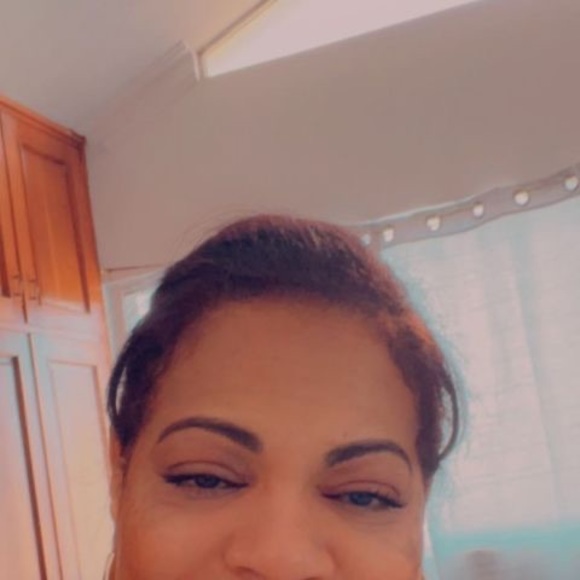 Profile Picture of Maxima Cabrera (@cabreramaxima26) on Poshmark