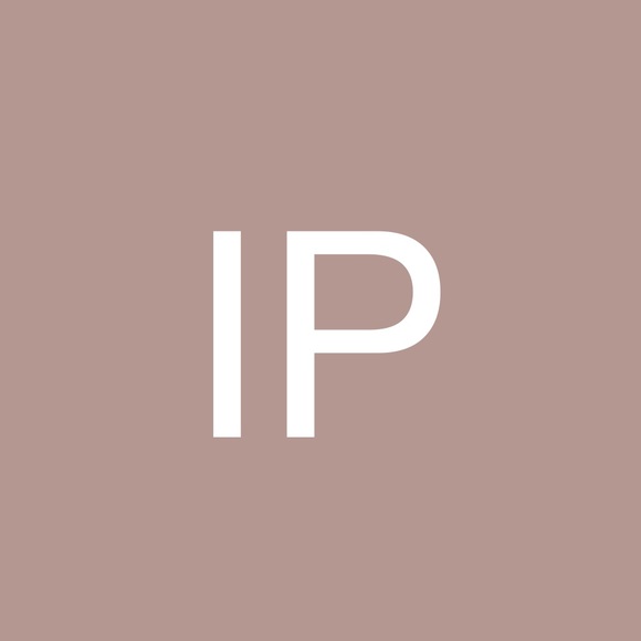 Profile Picture of Ildi Palfi (@bobbypalfi) on Poshmark