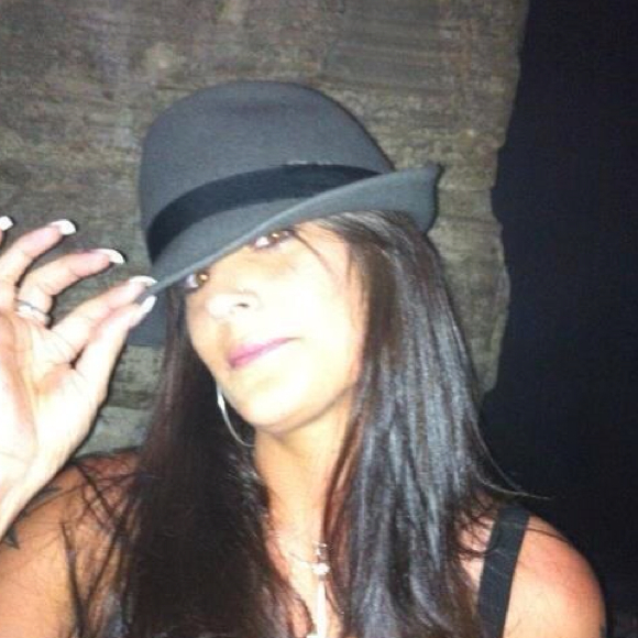 Profile Picture of Lee Cucinella (@lec49) on Poshmark