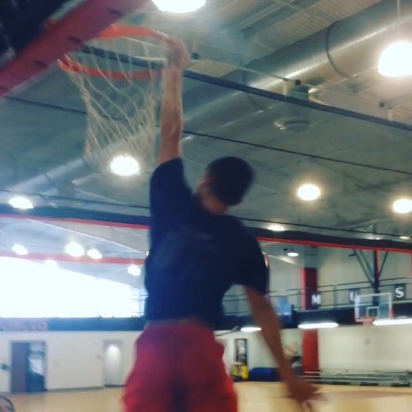 Profile Picture of Dominick Weaver (@domozballin) on Poshmark