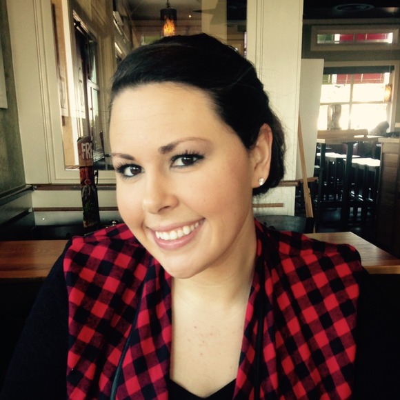 Profile Picture of Joanna Jhant (@delilahlove) on Poshmark