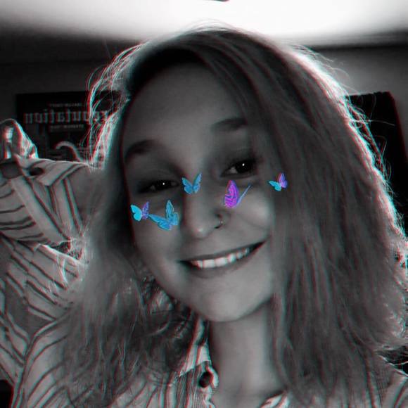 Profile Picture of Lillian Gilbert (@lilliangilbe390) on Poshmark