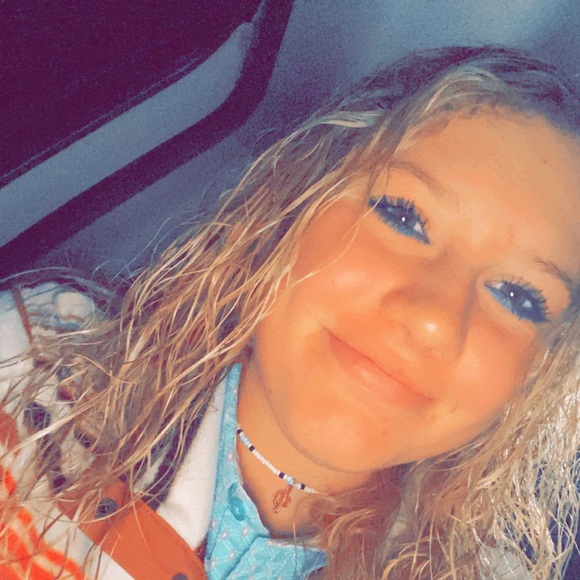 Profile Picture of Haley Ewing (@roper14) on Poshmark