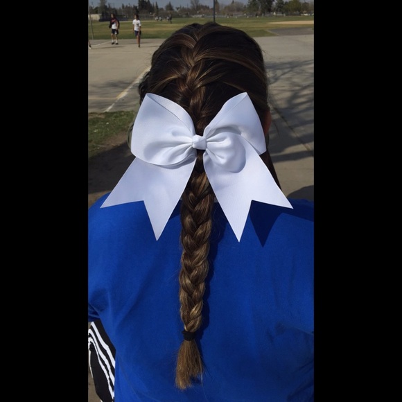 Profile Picture of Julia Blevins (@juliablevins) on Poshmark