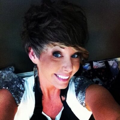 Profile Picture of Elizabeth Gambrell (@DLizGa) on Twitter