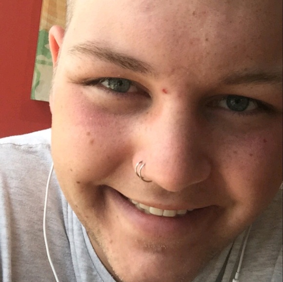 Profile Picture of Zach Vanderhaak (@zacvaha) on Poshmark