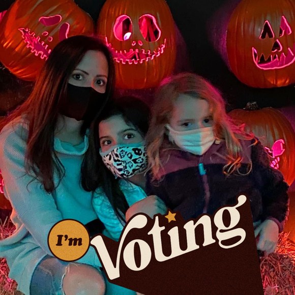 Profile Picture of Awilda Andrillon (@incrediblewindy) on Poshmark