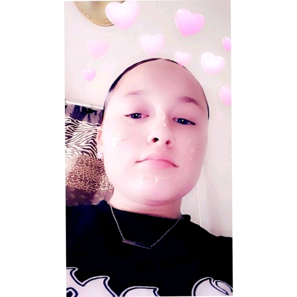 Profile Picture of Giahna Larish (@giahna080200) on Poshmark