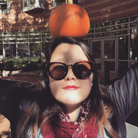Profile Picture of Kelly Kasulis (@kaloosh) on Poshmark