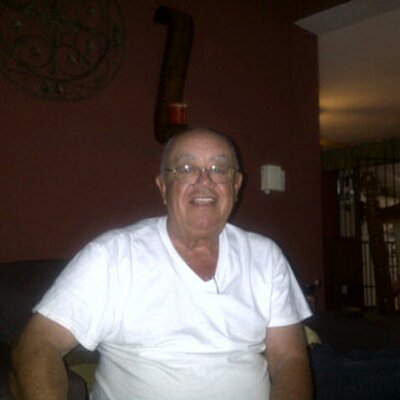Profile Picture of Frank Quezada (@FrankEldeCary) on Twitter
