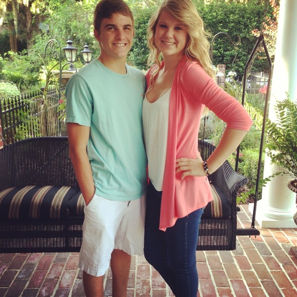 Profile Picture of Lauren Bishop (@bunnibishop) on Poshmark