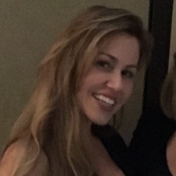 Profile Picture of Michelle Taughinbaugh (@michelleann4521) on Poshmark